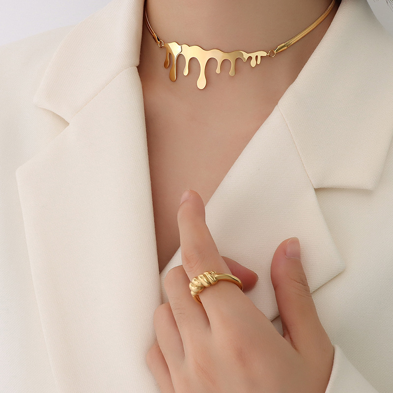 Drop Clavicle Chain