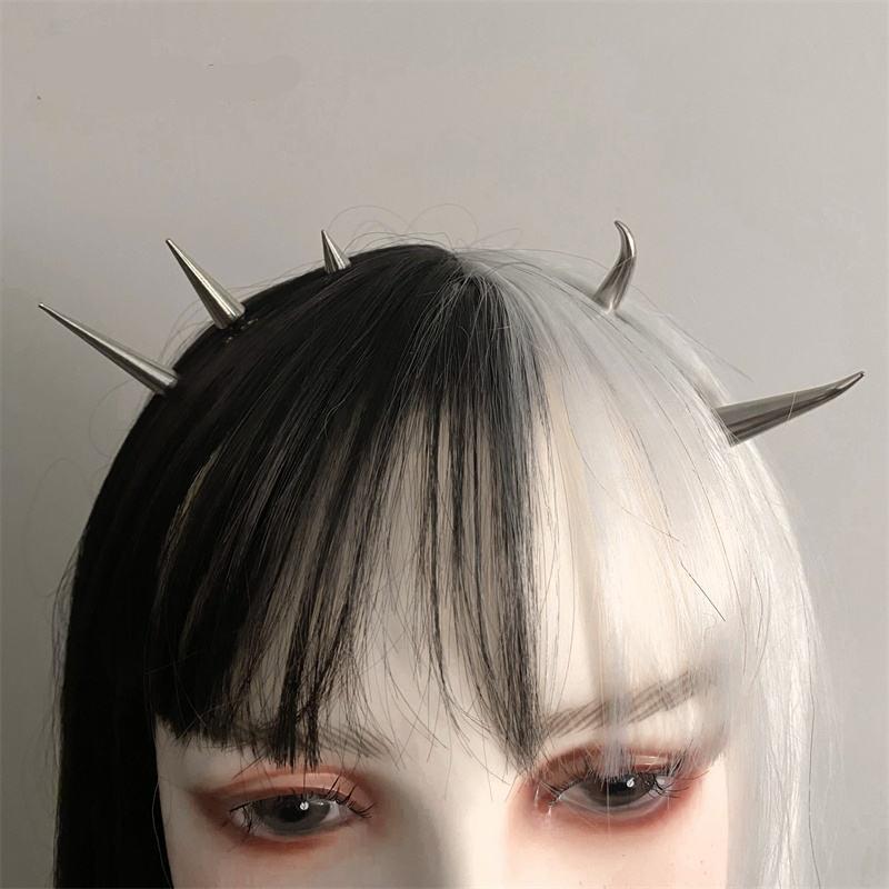 Curved metal horn hair clips | Silver Cat Claw