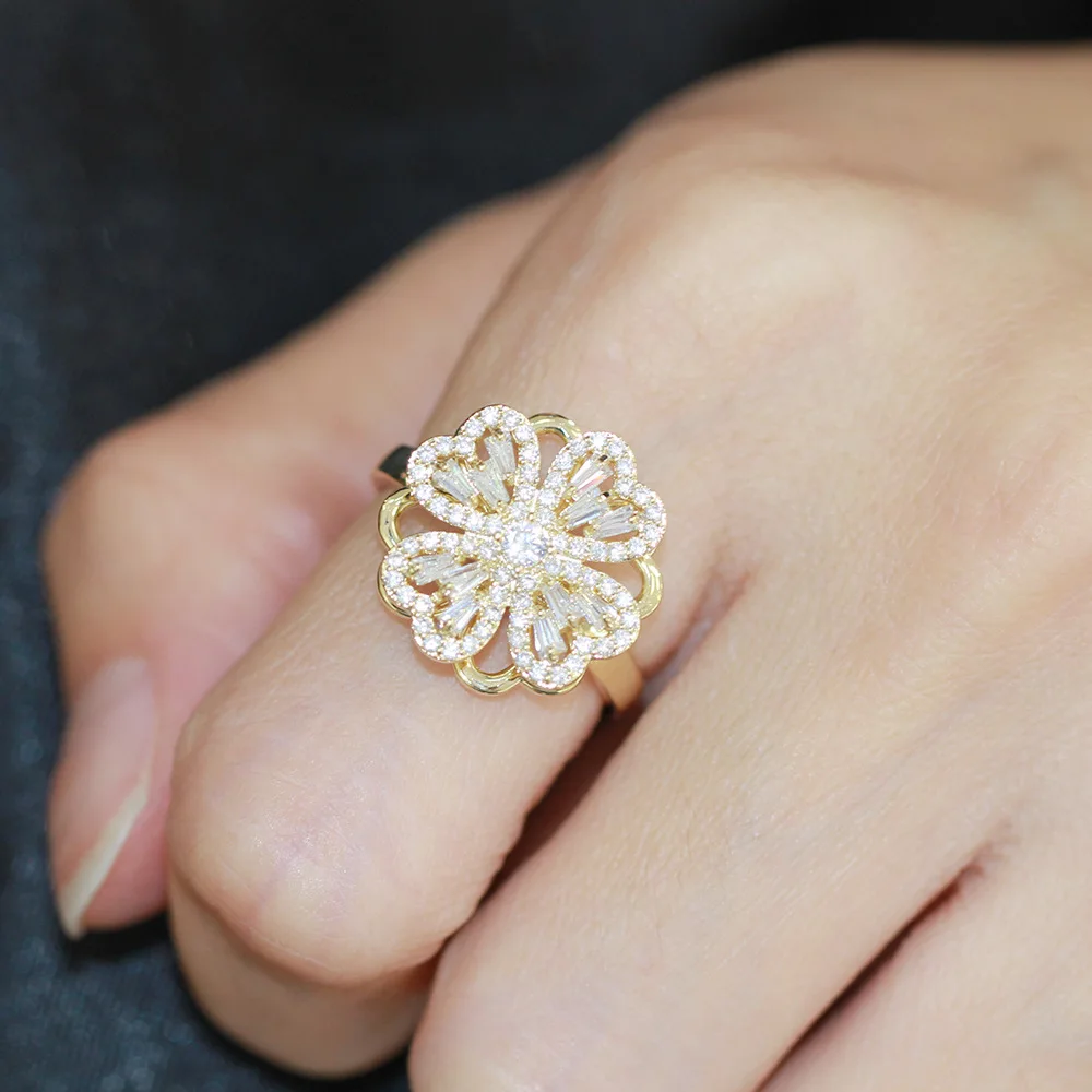 Spin Lucky Clover Ring