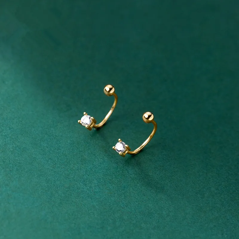 Victoria Diamond Stud Earring