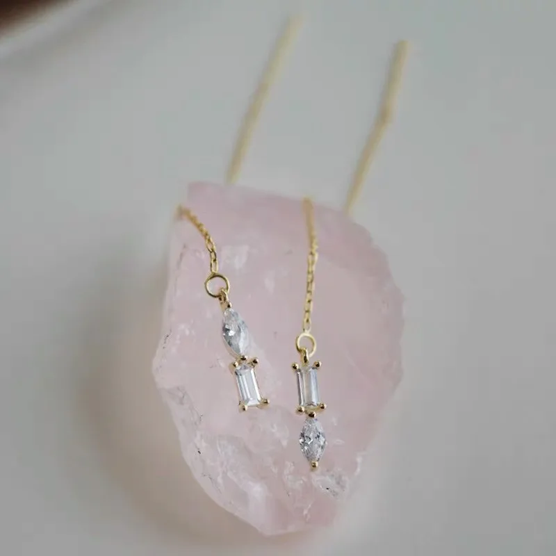 Dorra Baguatte Threader Earrings