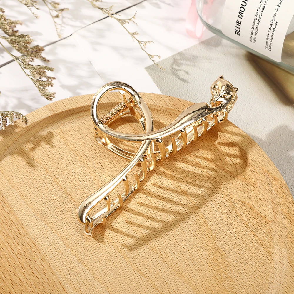 Golden Pearl Fox Hair Claw Clip
