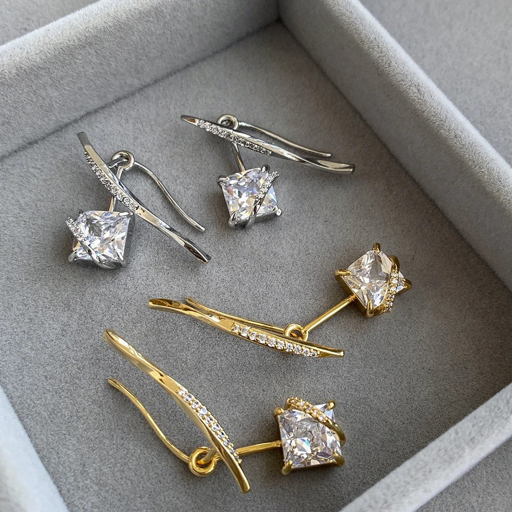 Double Weared Diamond Stud Earrings:
