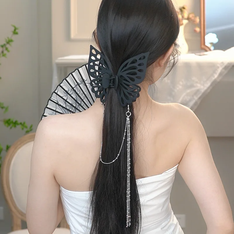 Butterfly Clip With Tassel Chain