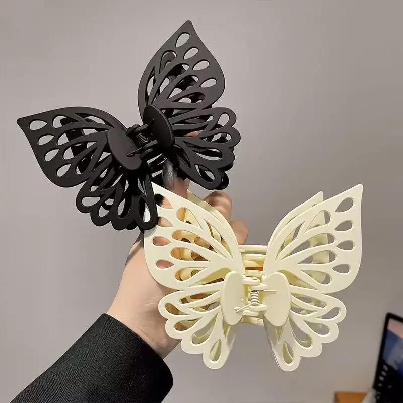 Butterfly Clip With Tassel Chain