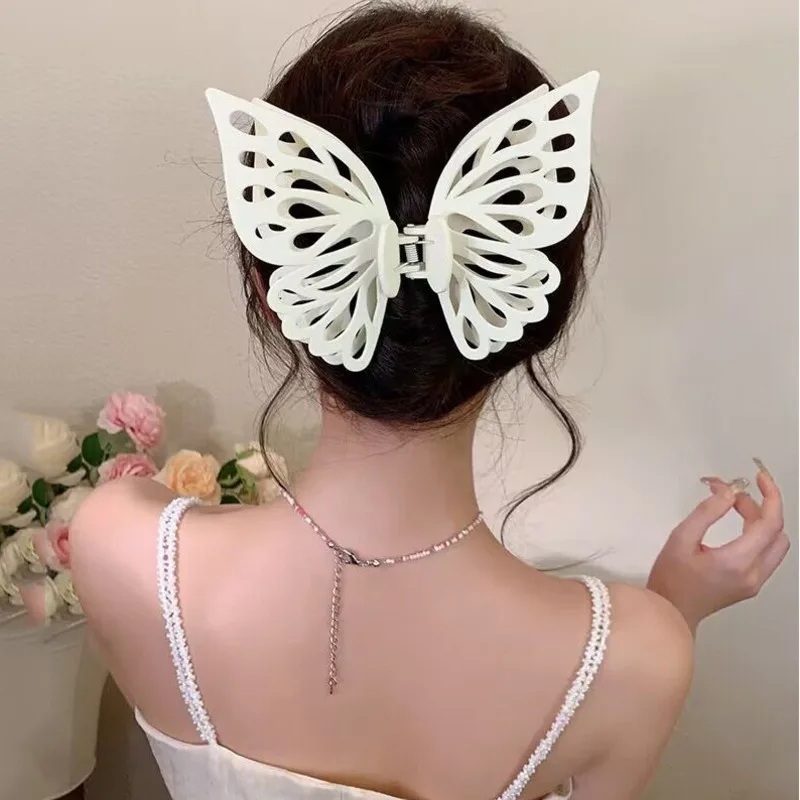 Butterfly Clip With Tassel Chain