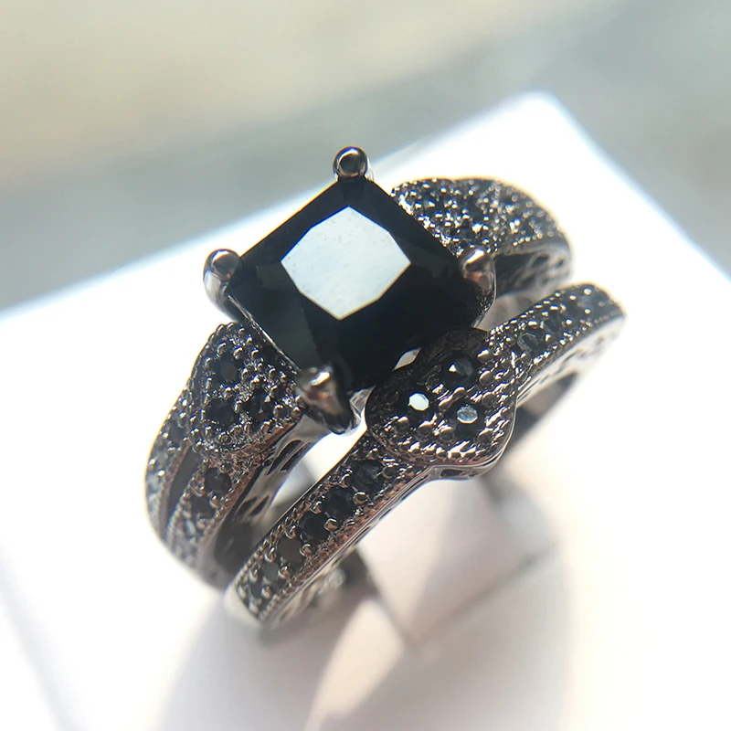 Morticia x G&oacute;mez rings