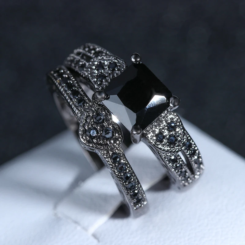 Morticia x G&oacute;mez rings